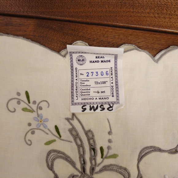 Floral Embroidered Tablecloth - Cream and Multicolor - Picture 6 of 10